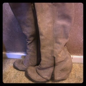 Zip up Fergie Brand boots